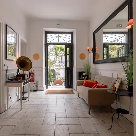Отель & Espace Bien-etre La Maison Du Lierre Биарриц