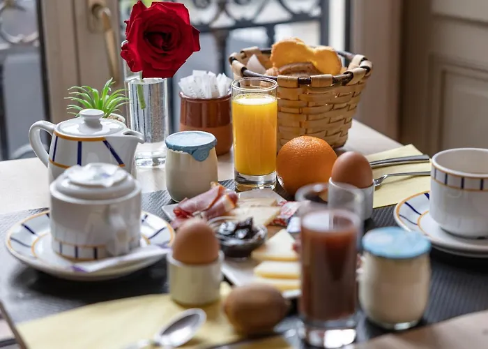 & Espace Bien-etre La Maison Du Lierre 3* ביאריץ