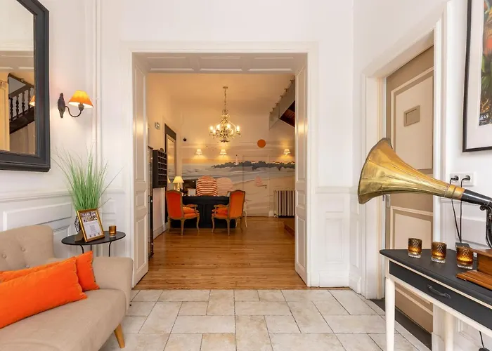 & Espace Bien-etre La Maison Du Lierre 3* ביאריץ